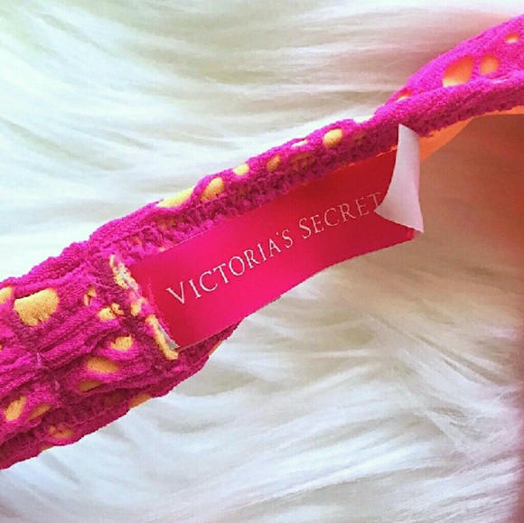 Victoria's Secret Bikini Top Like New!! 34C - Picture 4 of 4